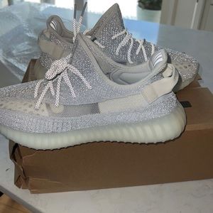 Yeezy 350v2 static (reflective)